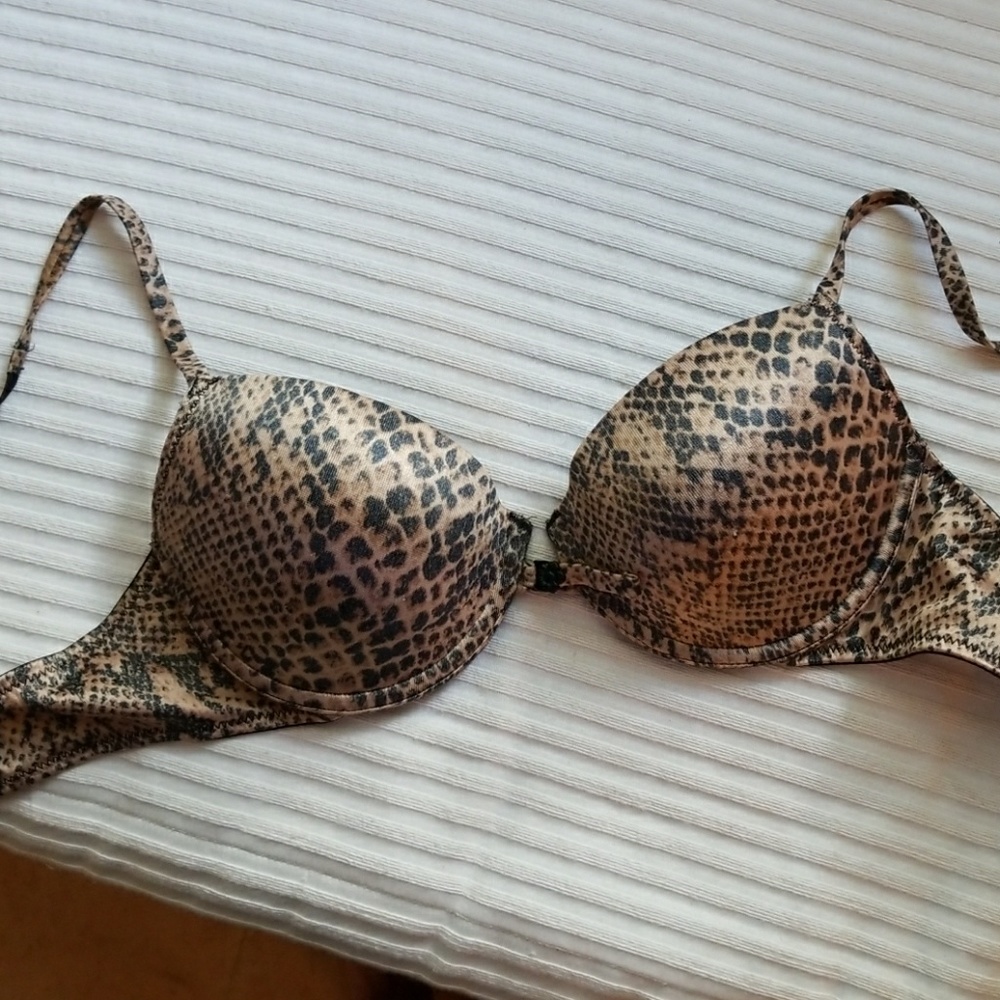 Bras. SOLD! - Picture 3 of 3
